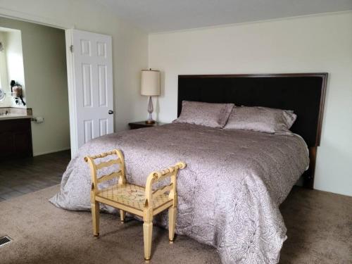 The Villa - Amazingly Comfortable King Beds - image 5