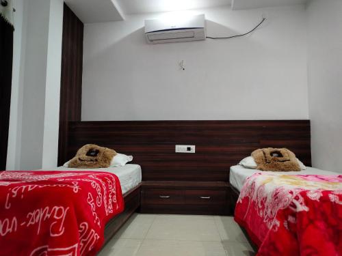 Hotel Mjkins INN
