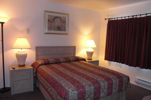 Front Street Inn - image 9