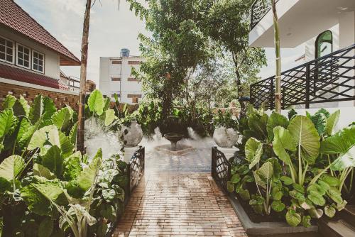 THEE Vijit Lanna by TH District