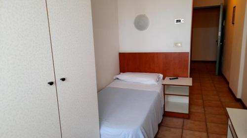1 twin bed
