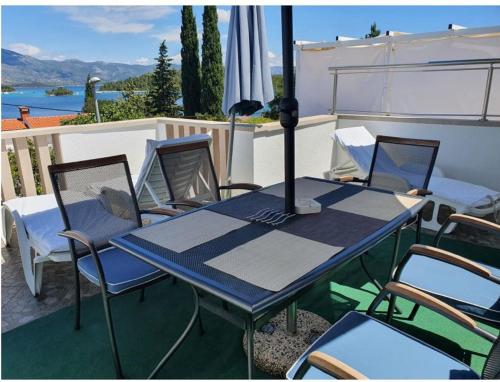 Two-Bedroom Apartment with Terrace and Sea View