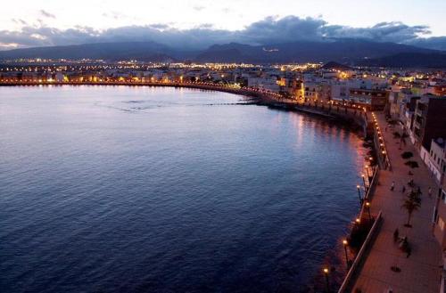 Apartamento de tres dormitorios, Wifi, cerca de Playa de Arinaga, Gran Canaria