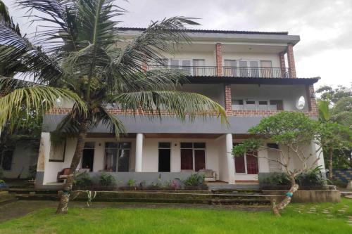 Entrance, Pecatu Guest House in Uluwatu