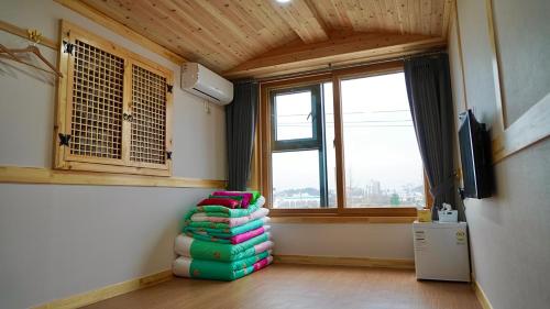 Deluxe Family Room