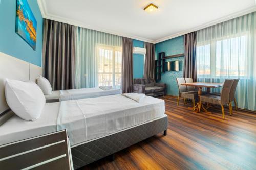 Royalisa City Apart Hotel Palmiye Park Apart Hotel is a popular choice amongst travelers in Alanya, whether exploring or just passing through. Featuring a complete list of amenities, guests will find their stay at the property