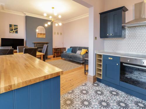 4 Tan Y Bryn Road - image 2