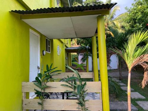 Tha Lagoon Spots CooL VyBz in พอร์ตอันโตนิโอ