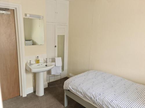 The Trelinda Guest House - image 10