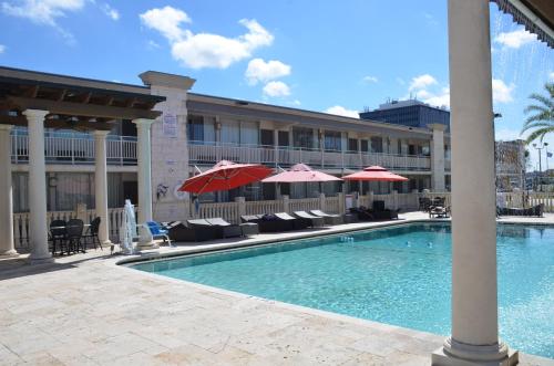 Quality Inn and Conference Center Tampa-Brandon - 수영장