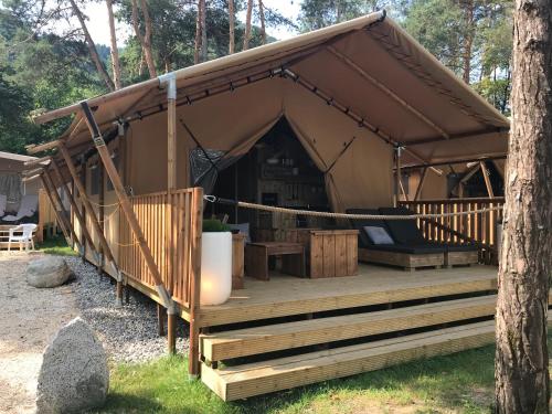Natur-Lodge mit eigenem Bad und Küche