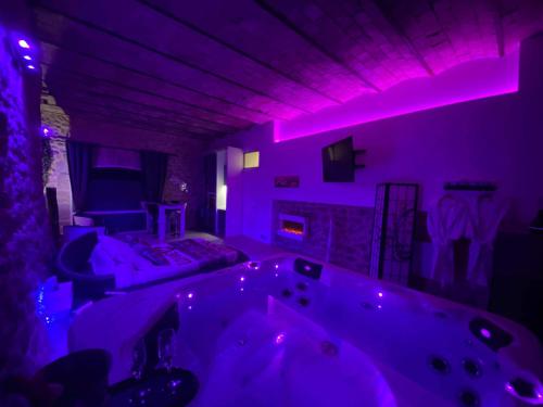 Gîte Love Dreams Jacuzzi privatif (Gite Love Dreams Jacuzzi privatif) in ฌีญัค