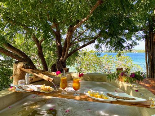 Ēdiens un dzērieni, Rock and Sea Resort in Uyombo
