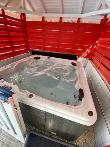 Appartement d'une chambre avec piscine partagee jacuzzi et terrasse a Pointe Noire a 2 km de la plage