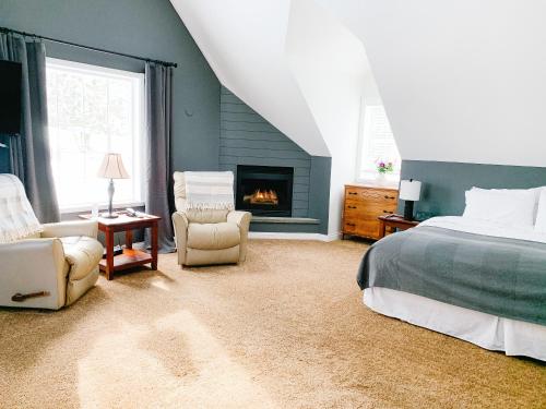 Deluxe King Room with Garden View