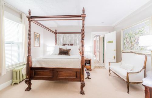 Westbrook Inn Bed and Breakfast in Westbrook 