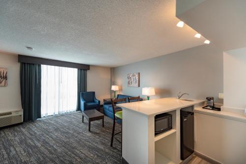 Best Western Plus Wausau Tower Inn - image 4
