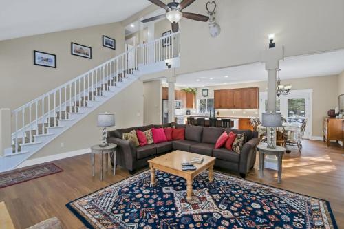 2 Dixie Mt-AC-Hot Tub-4BR/3BA - image 2