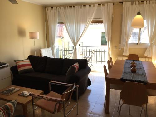  Inviting 2-Bed Apartment in Vilanova i la Geltru in Vilanova i la Geltrú