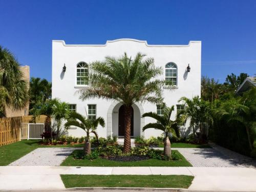 . The Grace FitzPatrick Luxury 4bd 4ba with Pool