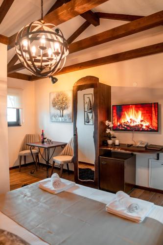 Toplik Restaurant & Rooms - image 5