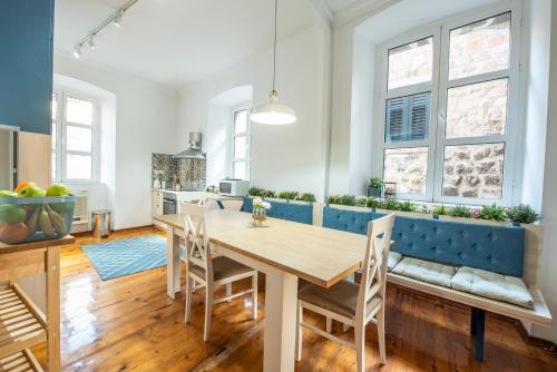 Létesítmények, Kotor Nest in Kotor