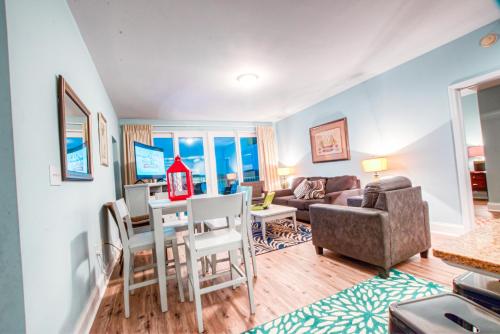 Laketown Wharf 238! Beautiful 3 BD Great Amenities And Great Location - image 6
