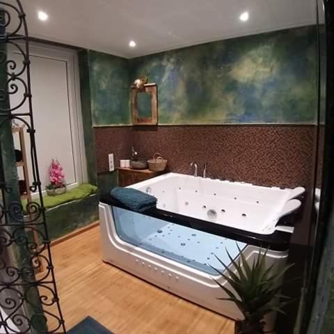 Vip room 209 in Trooz