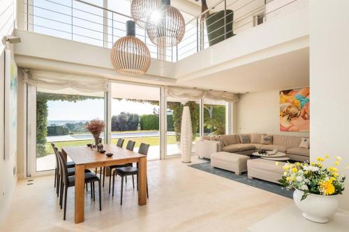 Villa moderna de 3 habitaciones con vistas al mar!