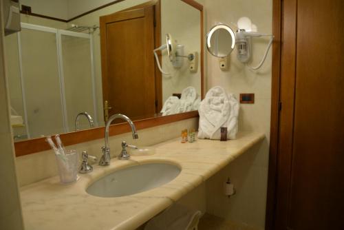 Strozzi Palace Hotel - image 4