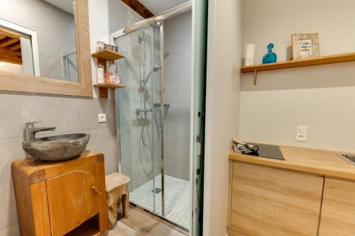 La Cour Filaterie - Suite of 30 sq m in the Annecy breakfast included 4