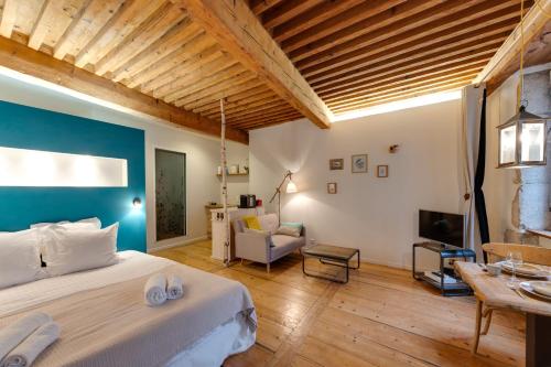 La Cour Filaterie - Suite of 30 sq m in the Annecy breakfast included