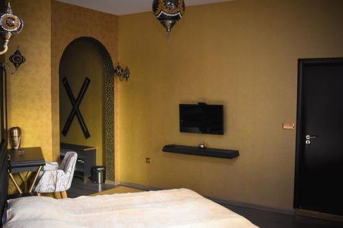 Hotel Africa - image 4