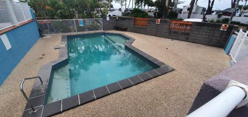 Villa Venezia Apt 3 - Spacious Hervey Bay beachfront apartment