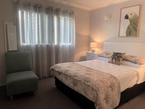 Villa Venezia Apt 3 - Spacious Hervey Bay beachfront apartment