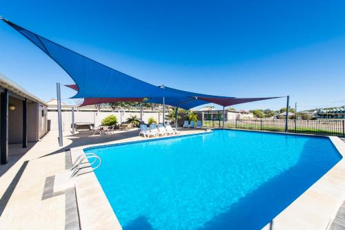 Swimming pool, ibis Styles Geraldton in Geraldton
