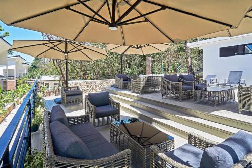Swimming pool, NATURA Loft Garden in Santa Teresa