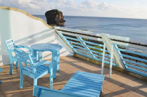 Deluxe Double Room with Balcony and Sea View image 8
