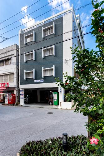 沖縄本島 Type D Room 40平米 -ウル エスポワール那覇- 2つ星 シングルルーム 外観