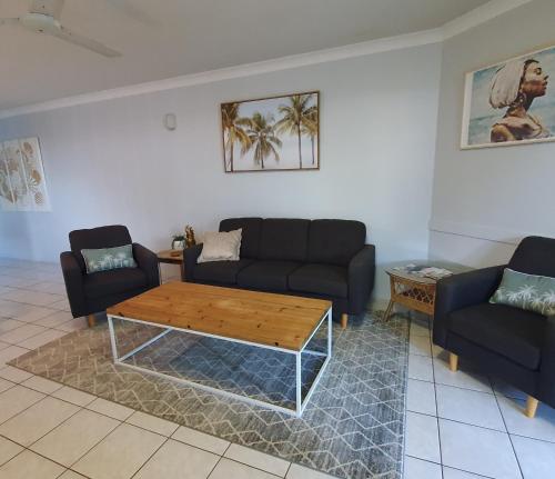 Villa Venezia Apt 3 - Spacious Hervey Bay beachfront apartment