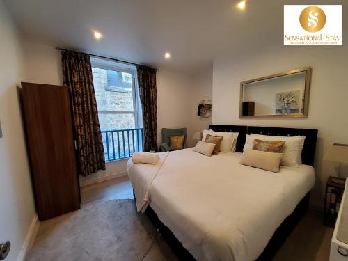 1 & 3 Bedroom Apt by Sensational Stay Serviced Accommodation - Adelphi Suites - image 5