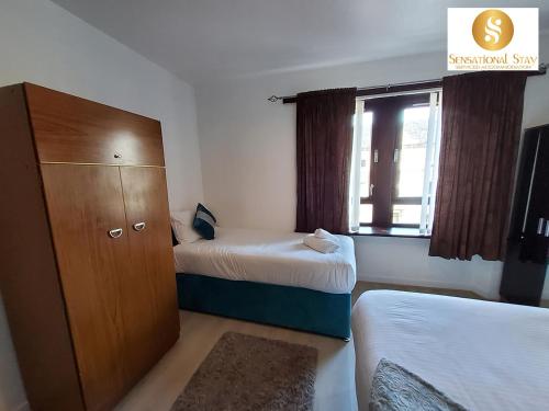4 Bedroom Apt at Sensational Stay Serviced Accommodation Aberdeen - Roslin Street - image 2