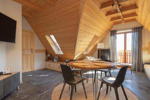 Two-Bedroom Apartment with Balcony and Mountain View  image 10