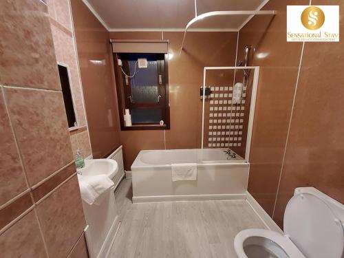 2 Bedroom Apt  Sensational Stay Serviced Accommodation Aberdeen- Middlefield Place - image 14