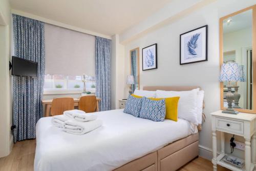 GuestReady - BRIGHT Gorgeous Studio in CHELSEA 2 guests London 
