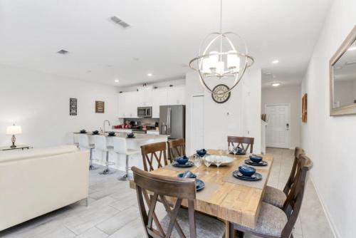 Imagine You and Your Family Renting this 5 Star Villa on Storey Lake Resort Orlando Townhome 5054 - image 2