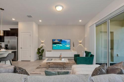 Imagine Your Family Renting This Luxury Home on Solterra Resort Orlando Townhome 5058 - image 5