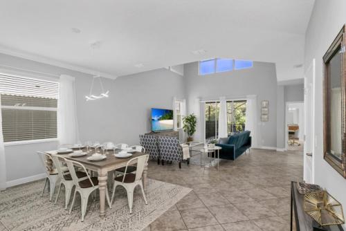 Luxury 5 Star Villa on Paradise Palms ResortMinutes from Disney World Orlando Villa 5039 - image 3