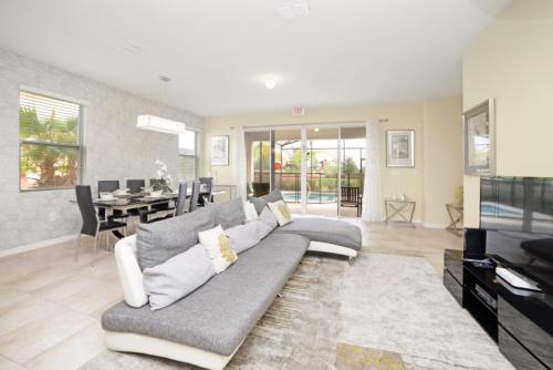 Luxury Home on Solterra Resort with every first Class Amenity Orlando Townhome 3601 - image 3