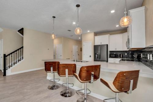 Picture Renting Your Own Luxury Villa on the Exclusive Champions Gate Resort Orlando Villa 5046 - image 5